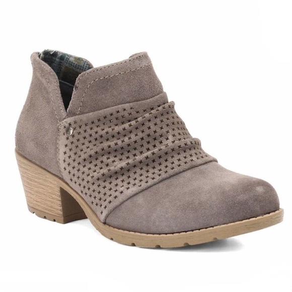 Earth Origins Grey Suede Amanda Perforated Ruching Ankle Bootie Size 9.5 - Picture 1 of 15